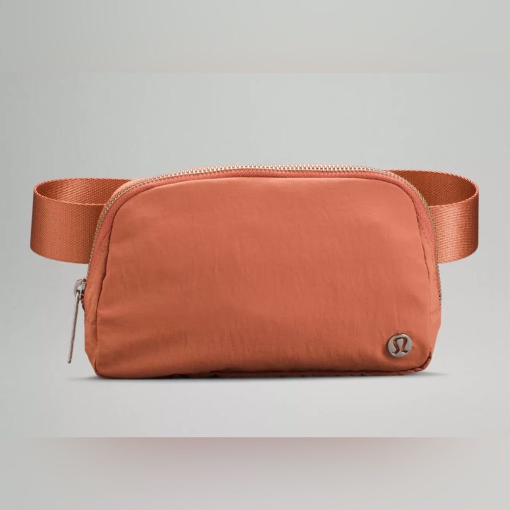 Lululemon Mauve  
Everywhere Belt Bag 1L (EBB)
Shown in mystic pink on model